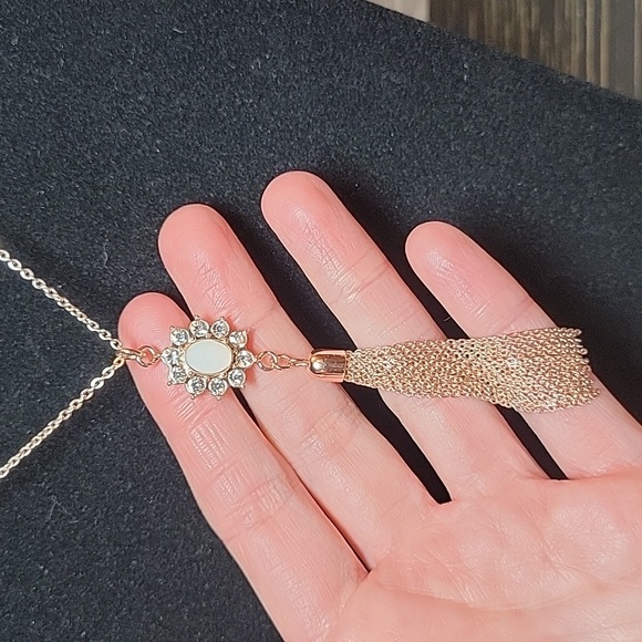 Lauren Conrad Extra Long Rose Gold Floral Tassel Necklace - Picture 2 of 6